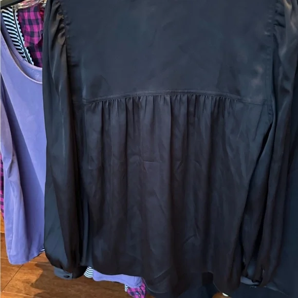 NWT White House Black Market Satin Elegant Black Blouse SZ L - Picture 2 of 16